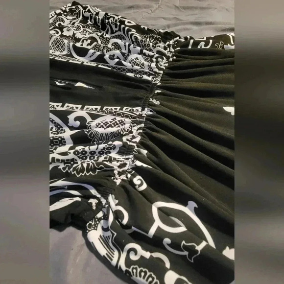 Black and white Kimono style dress, size small - Picture 4 of 4